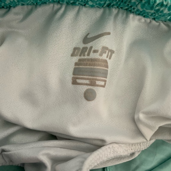 Nike Lined Athletic Shorts - Picture 5 of 7